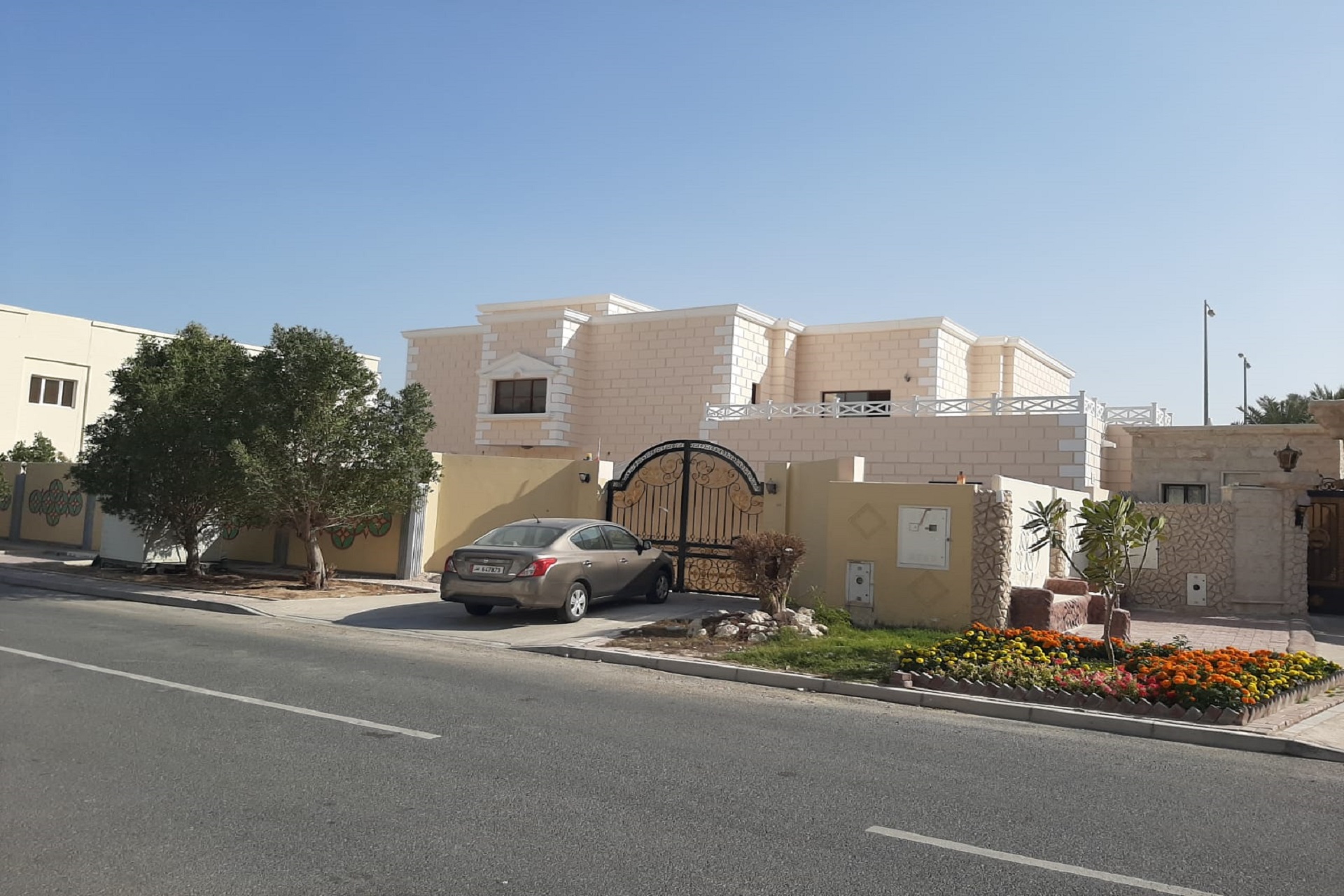 6 Bedrooms + Maid's quarters Stand alone villa in Westbay P-84