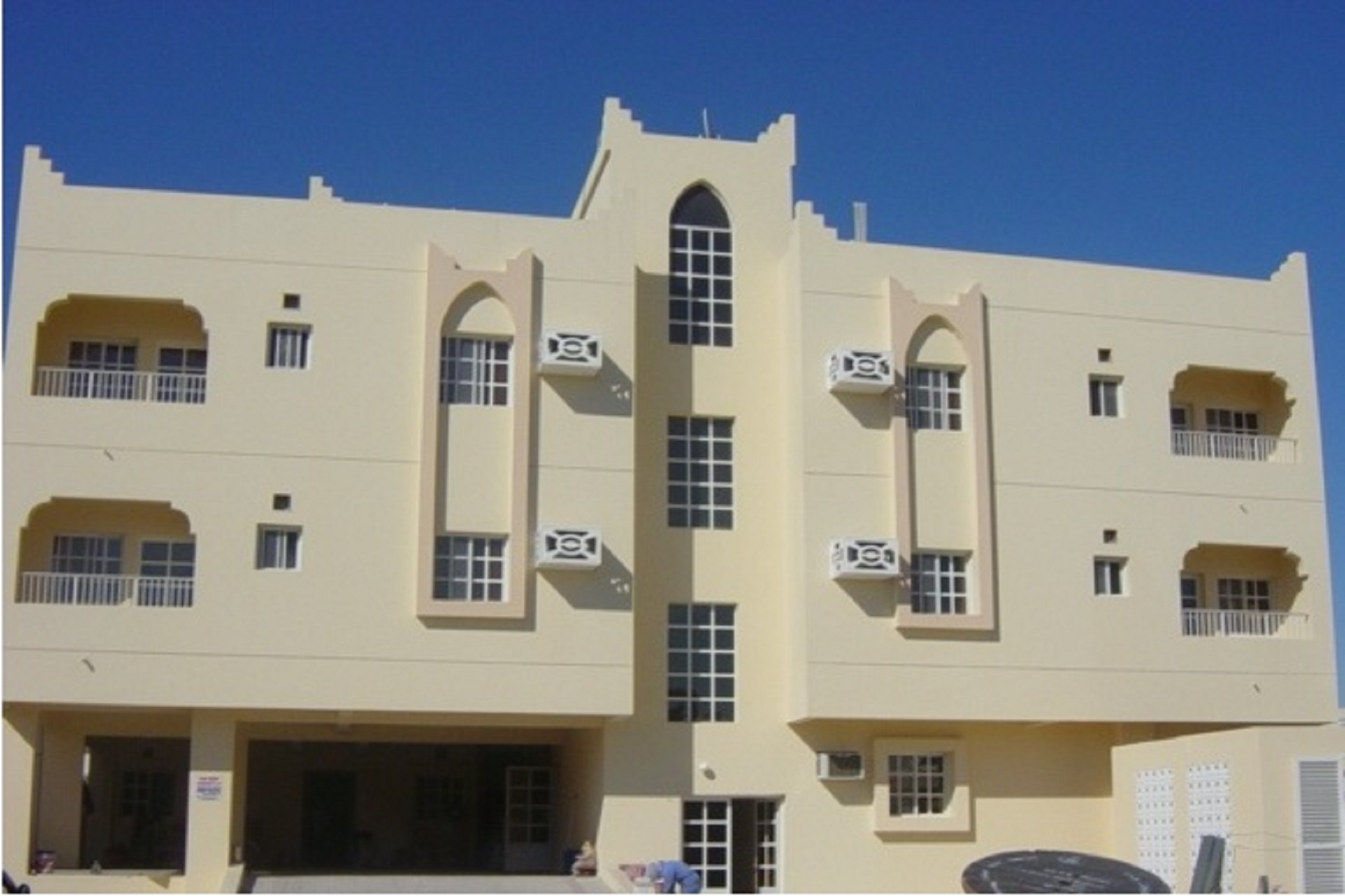 ثلاث غرف شقق بمدينة خليفة