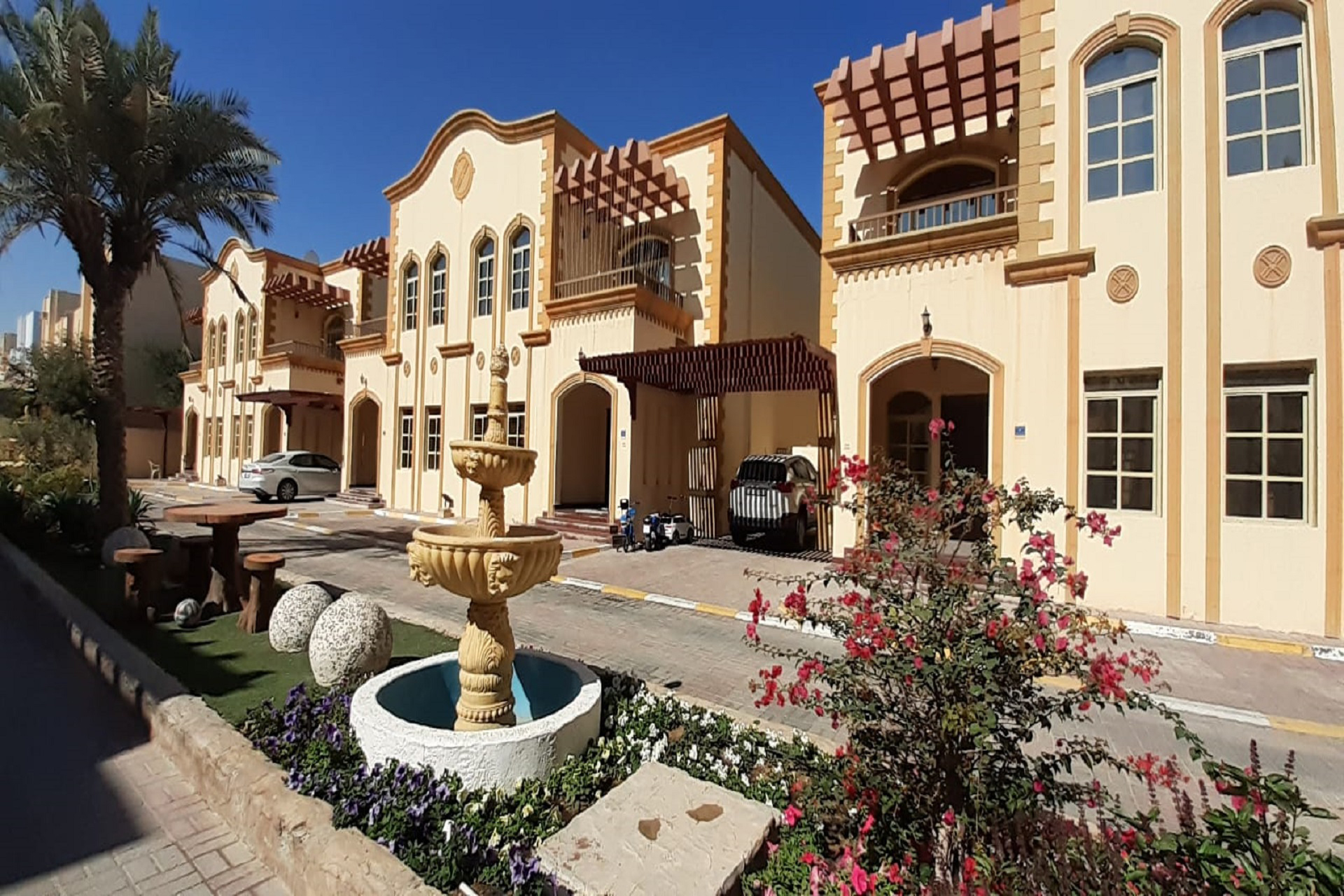 4 master bedrooms double storied Compound Villas In Hillal P-90